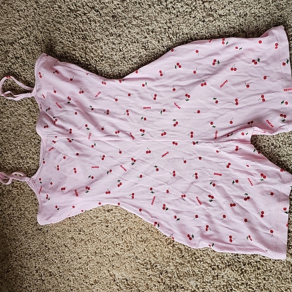 skims soft lounge cherry blossom cherry print onesie - Picture 13 of 13